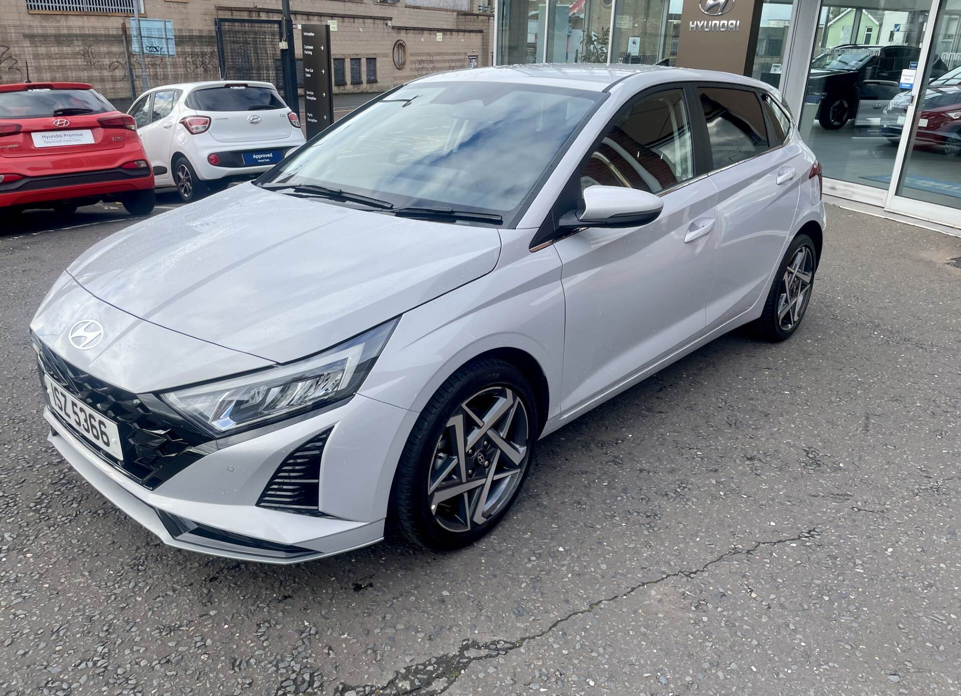 Hyundai i20 HATCHBACK in Down