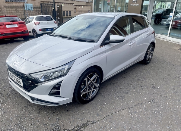 Hyundai i20 HATCHBACK in Down