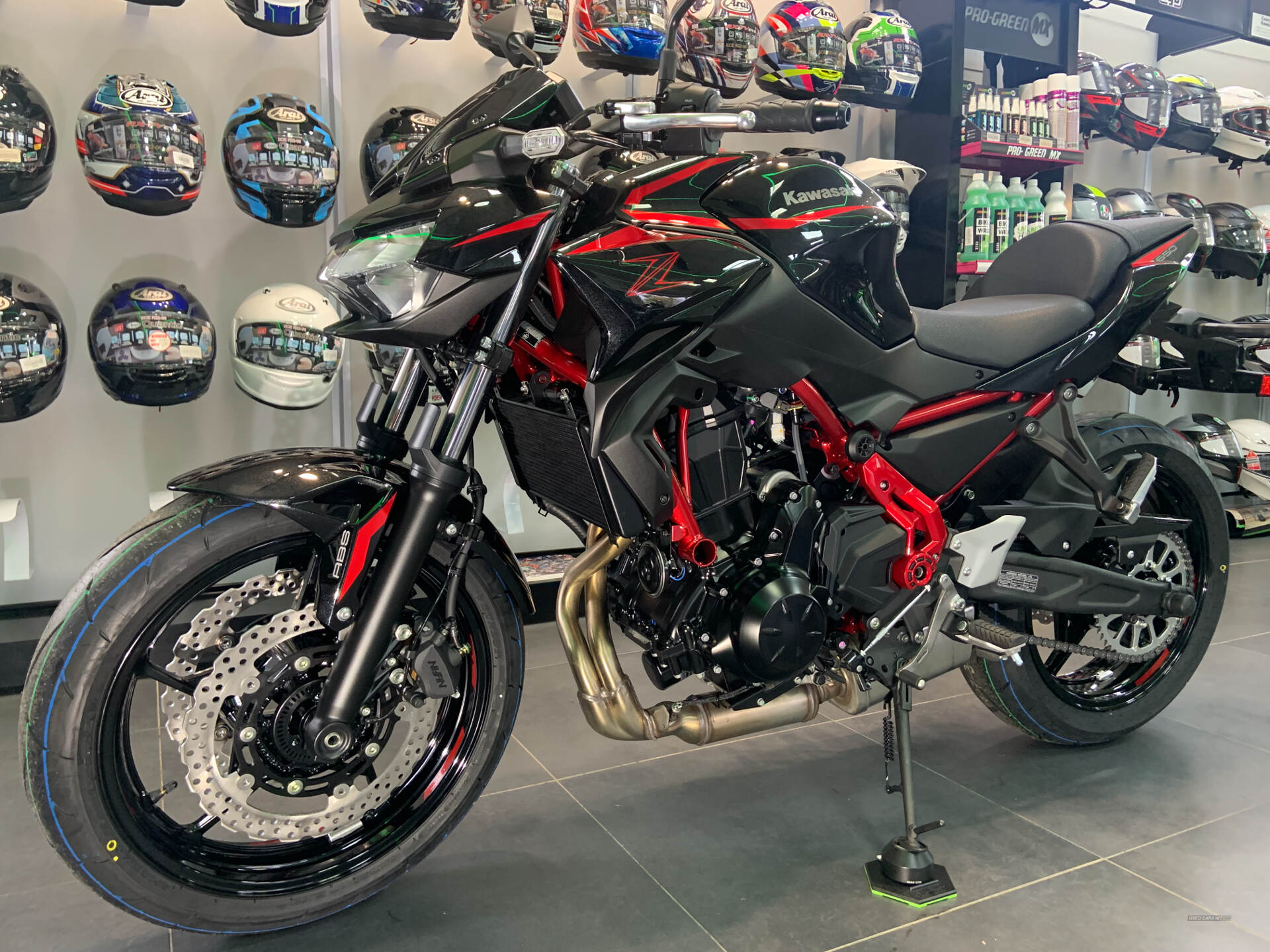   Kawasaki Z Series 2025 KAWASAKI Z650 IN CANDY PERSIMMON RED