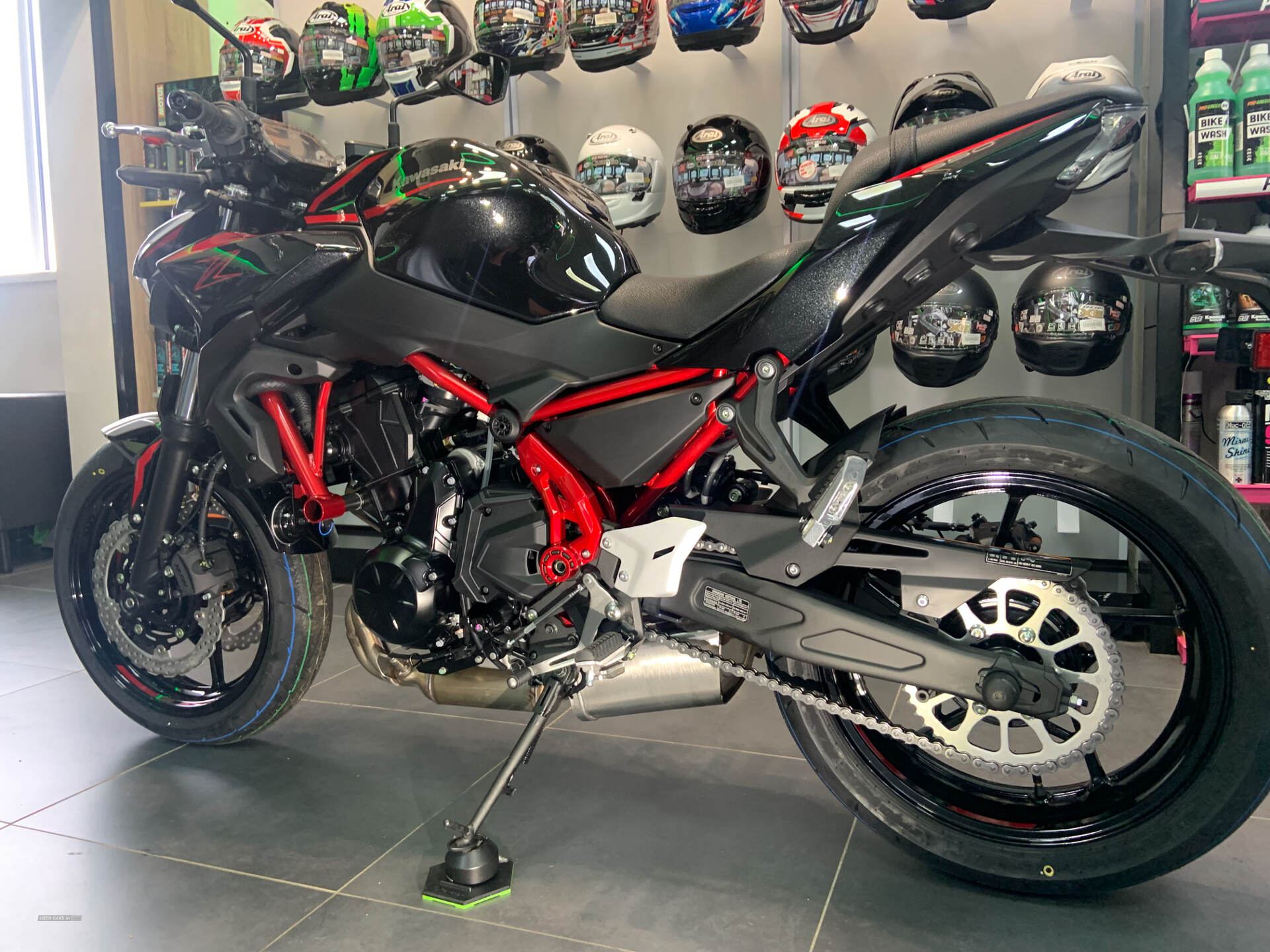   Kawasaki Z Series 2025 KAWASAKI Z650 IN CANDY PERSIMMON RED