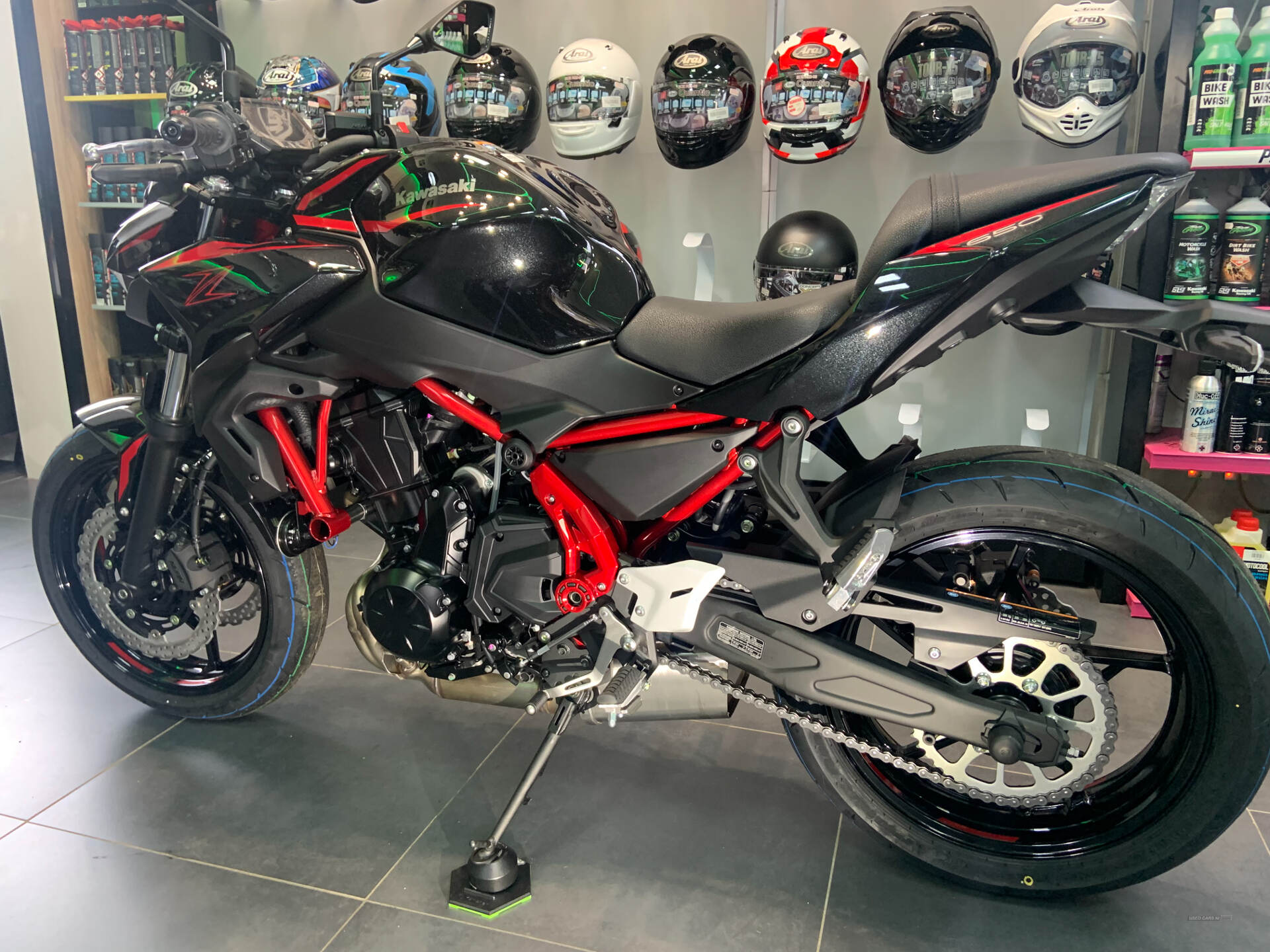   Kawasaki Z Series 2025 KAWASAKI Z650 IN CANDY PERSIMMON RED