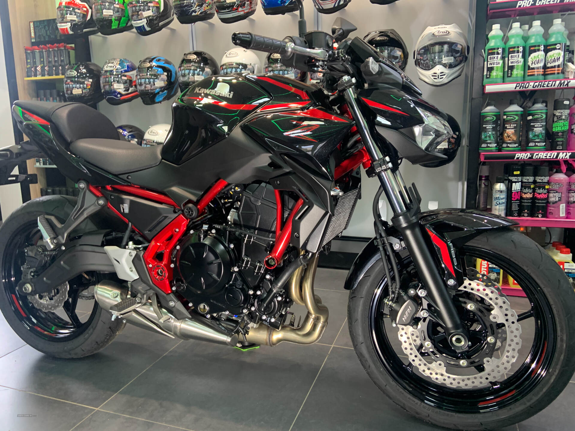   Kawasaki Z Series 2025 KAWASAKI Z650 IN CANDY PERSIMMON RED