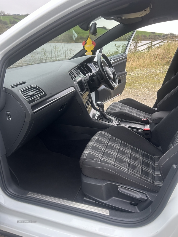 Volkswagen Golf DIESEL HATCHBACK in Derry / Londonderry