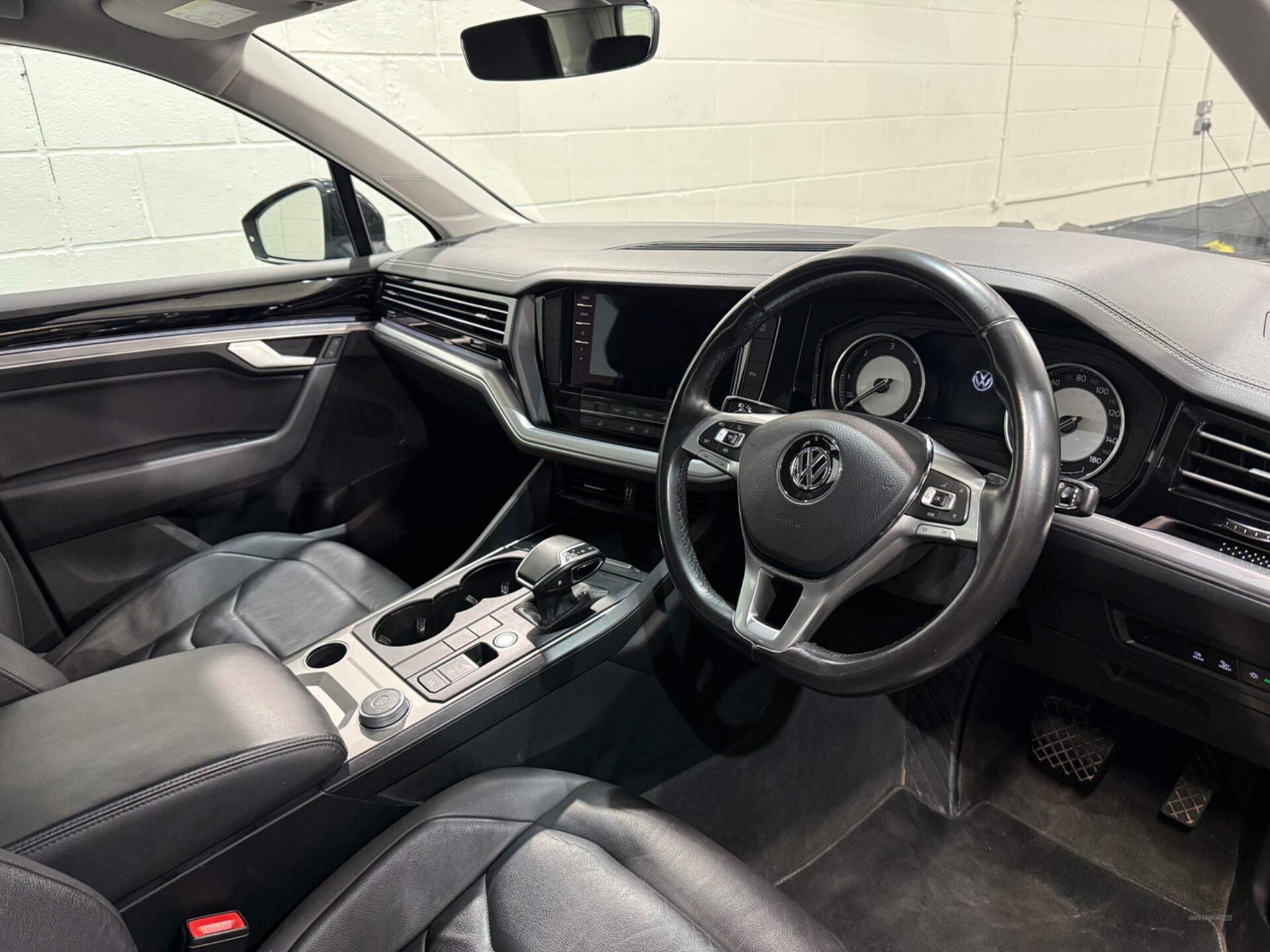 Dec 2019 Volkswagen Touareg 3.0 V6 TDI 4Motion SEL 5dr Tip Auto