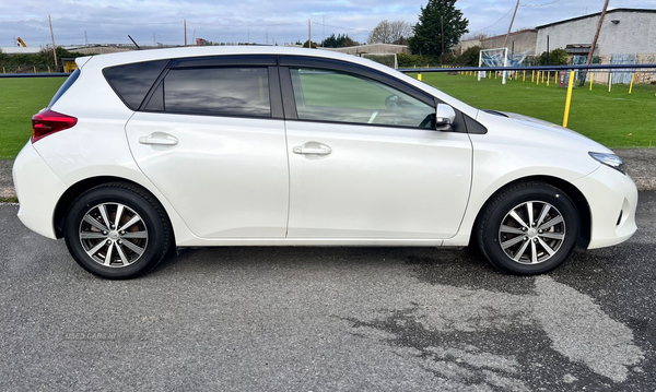 Toyota Auris 1.5 VVTI AUTO 5 DR in Antrim