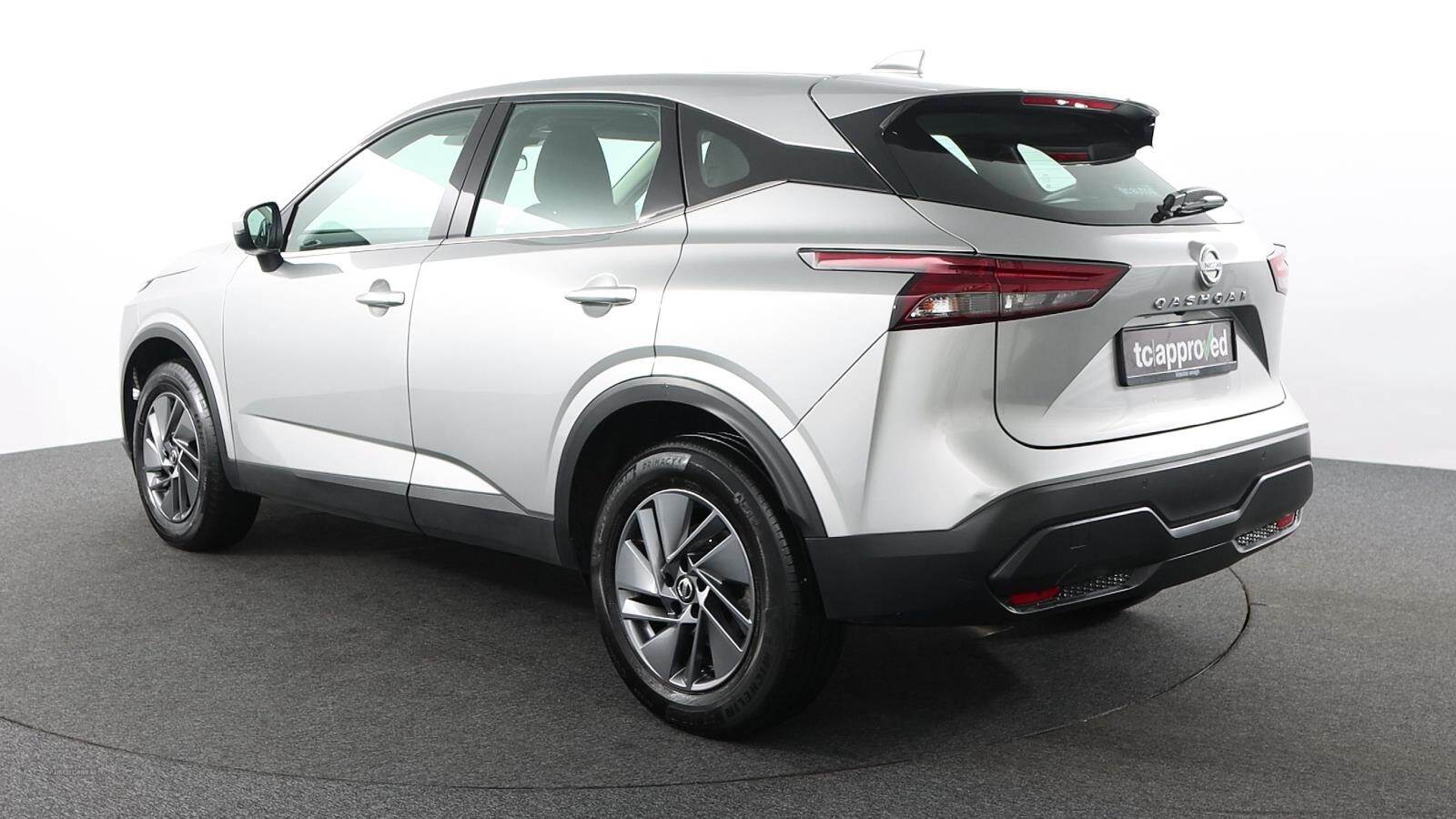Oct 2021 Nissan Qashqai 1.3 DiG-T MH Acenta Premium 5dr