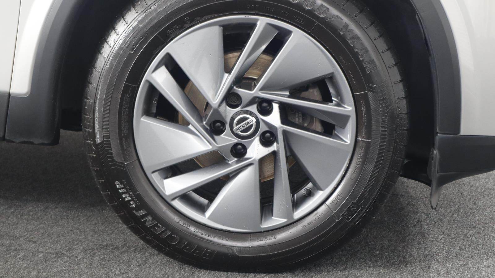 Oct 2021 Nissan Qashqai 1.3 DiG-T MH Acenta Premium 5dr