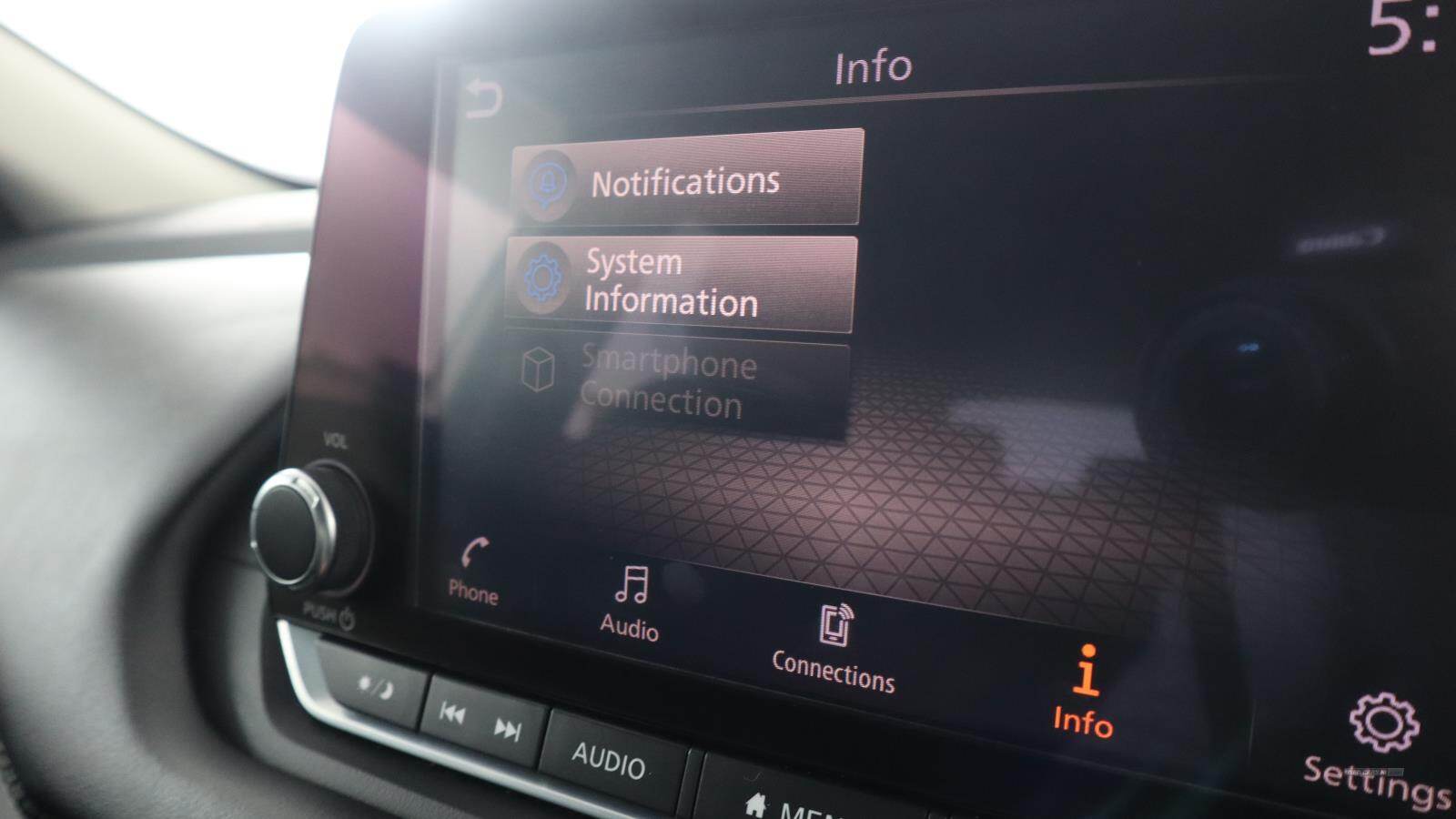 Oct 2021 Nissan Qashqai 1.3 DiG-T MH Acenta Premium 5dr