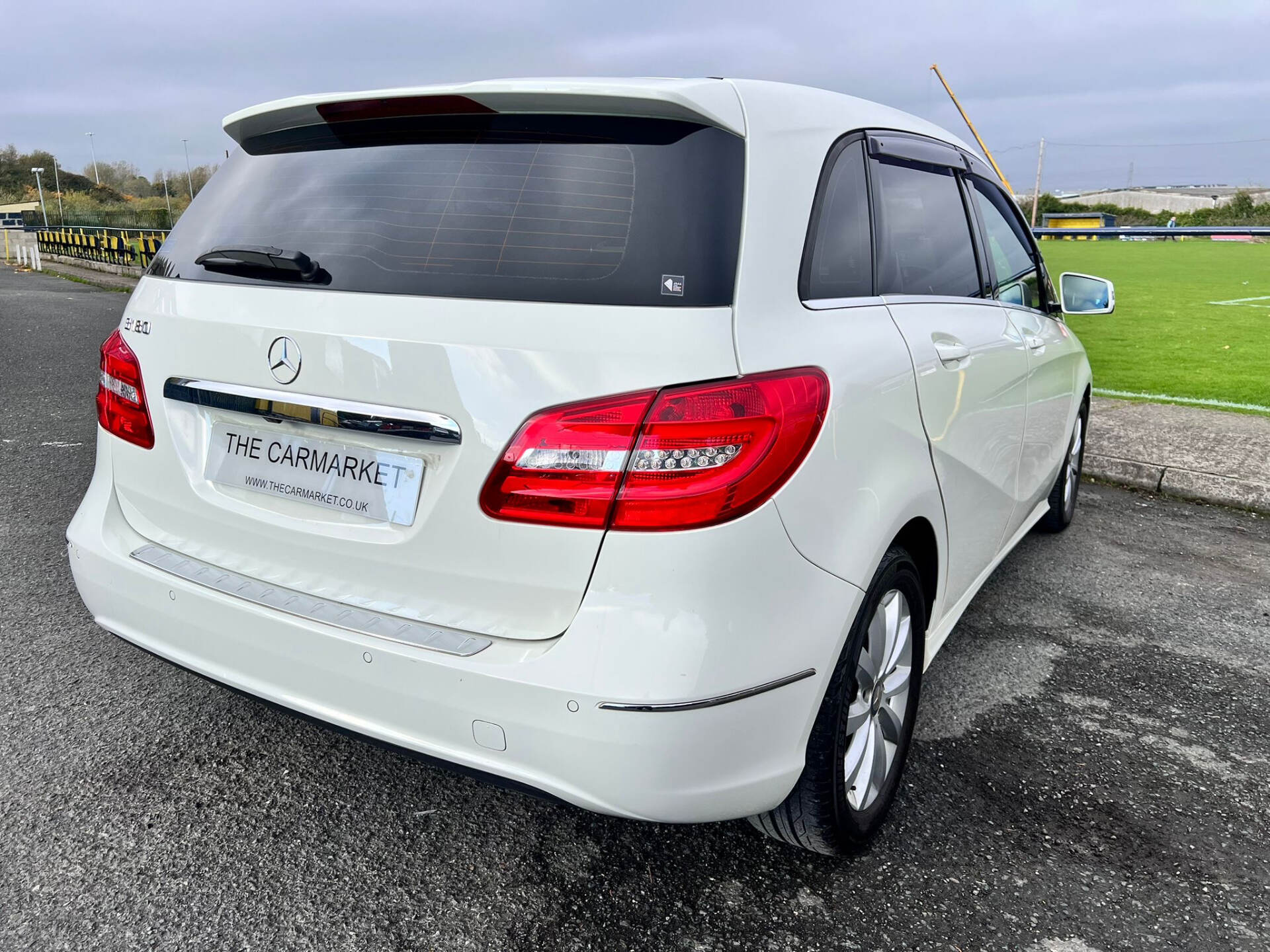 Mercedes B-Class B180 1.6 AUTO 5 DR in Antrim