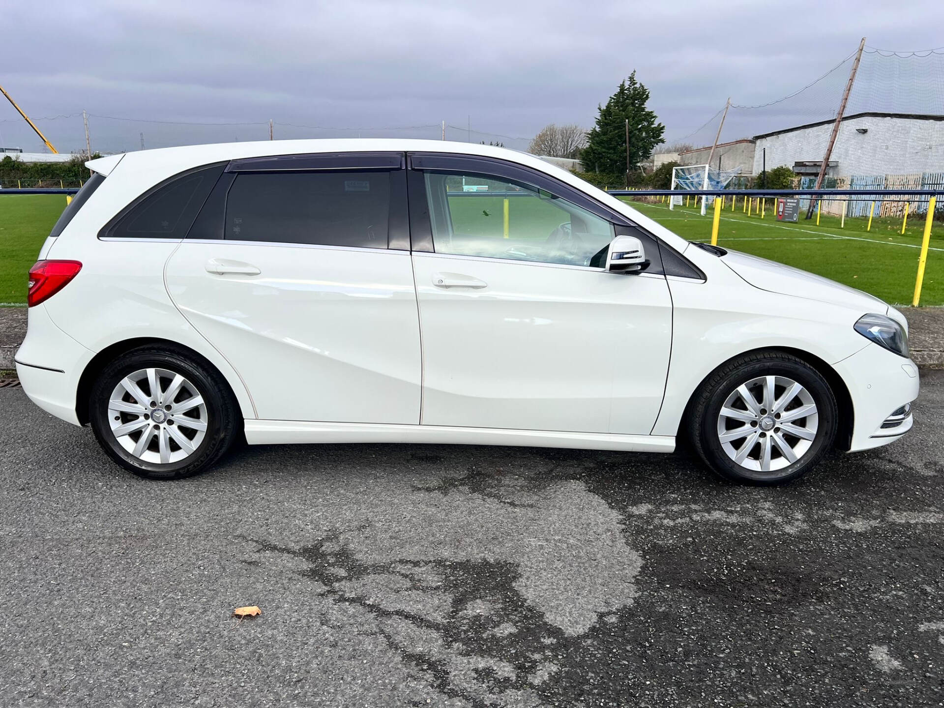 Mercedes B-Class B180 1.6 AUTO 5 DR in Antrim