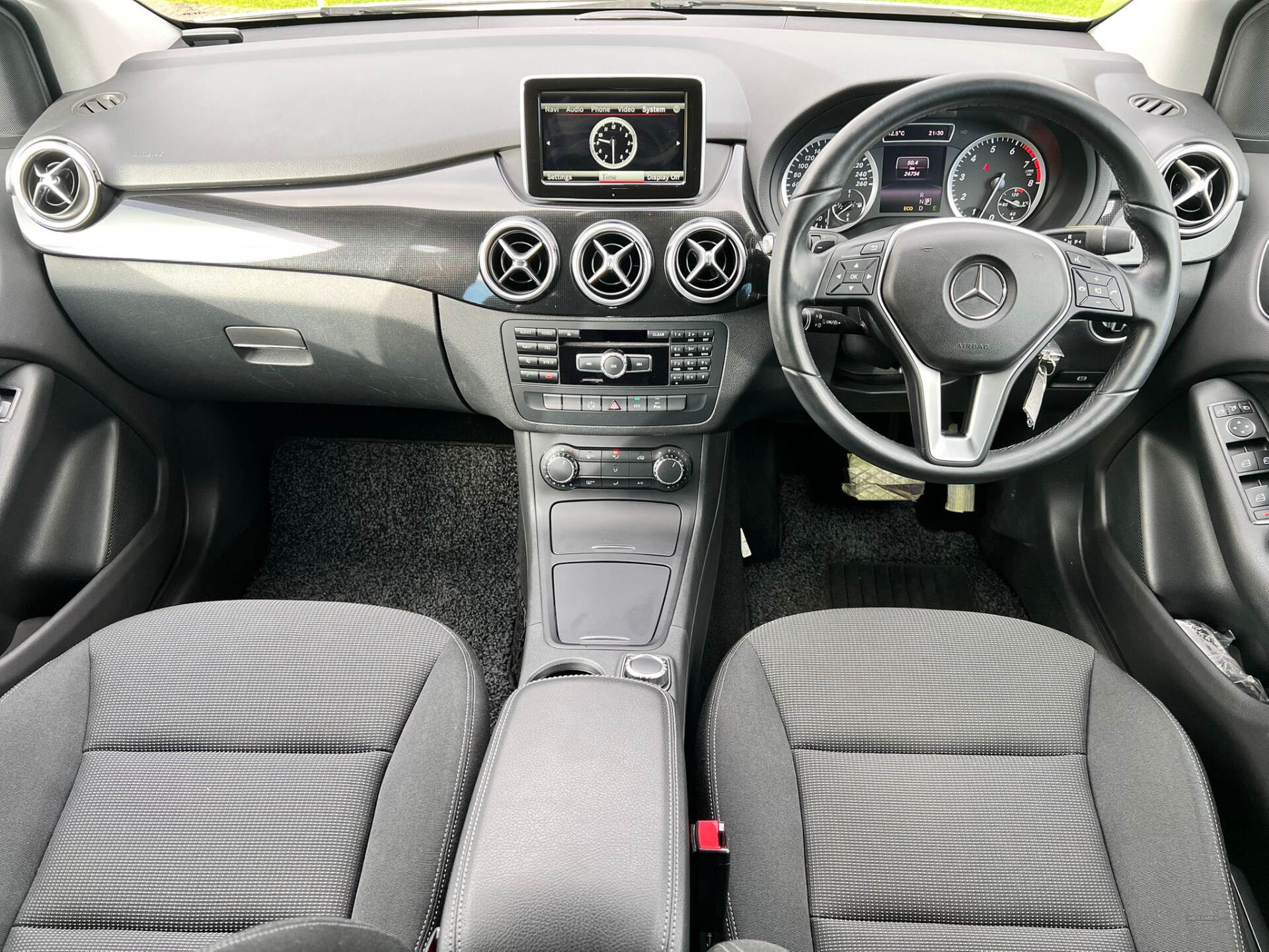 Mercedes B-Class B180 1.6 AUTO 5 DR in Antrim