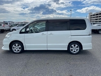 Nissan Serena HIGHWAY STAR 8 SEATS in Down