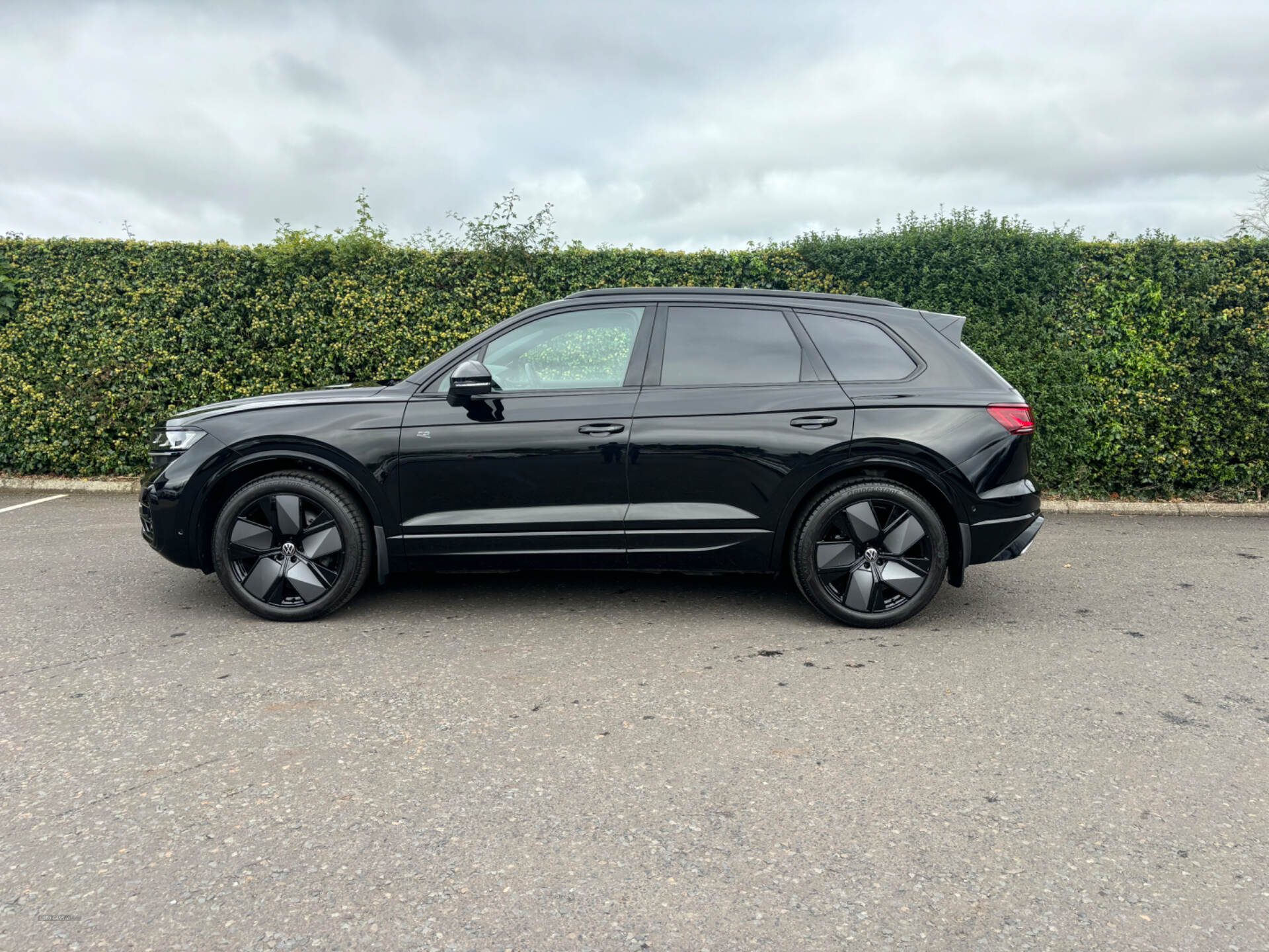 Volkswagen Touareg DIESEL ESTATE in Derry / Londonderry