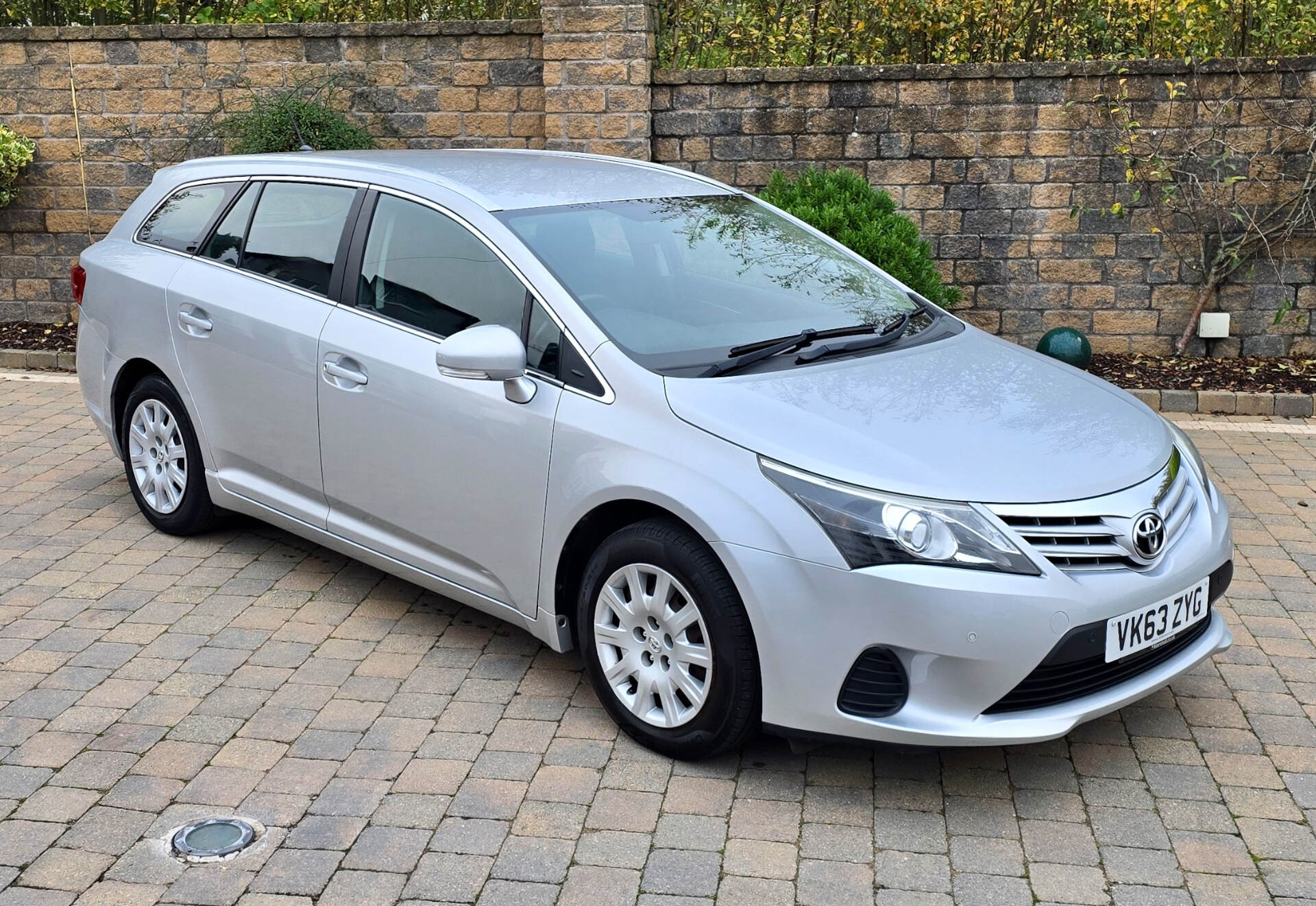 Toyota Avensis DIESEL TOURER in Armagh