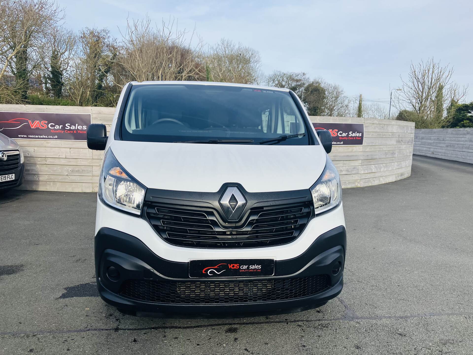 Renault Trafic LWB DIESEL in Down