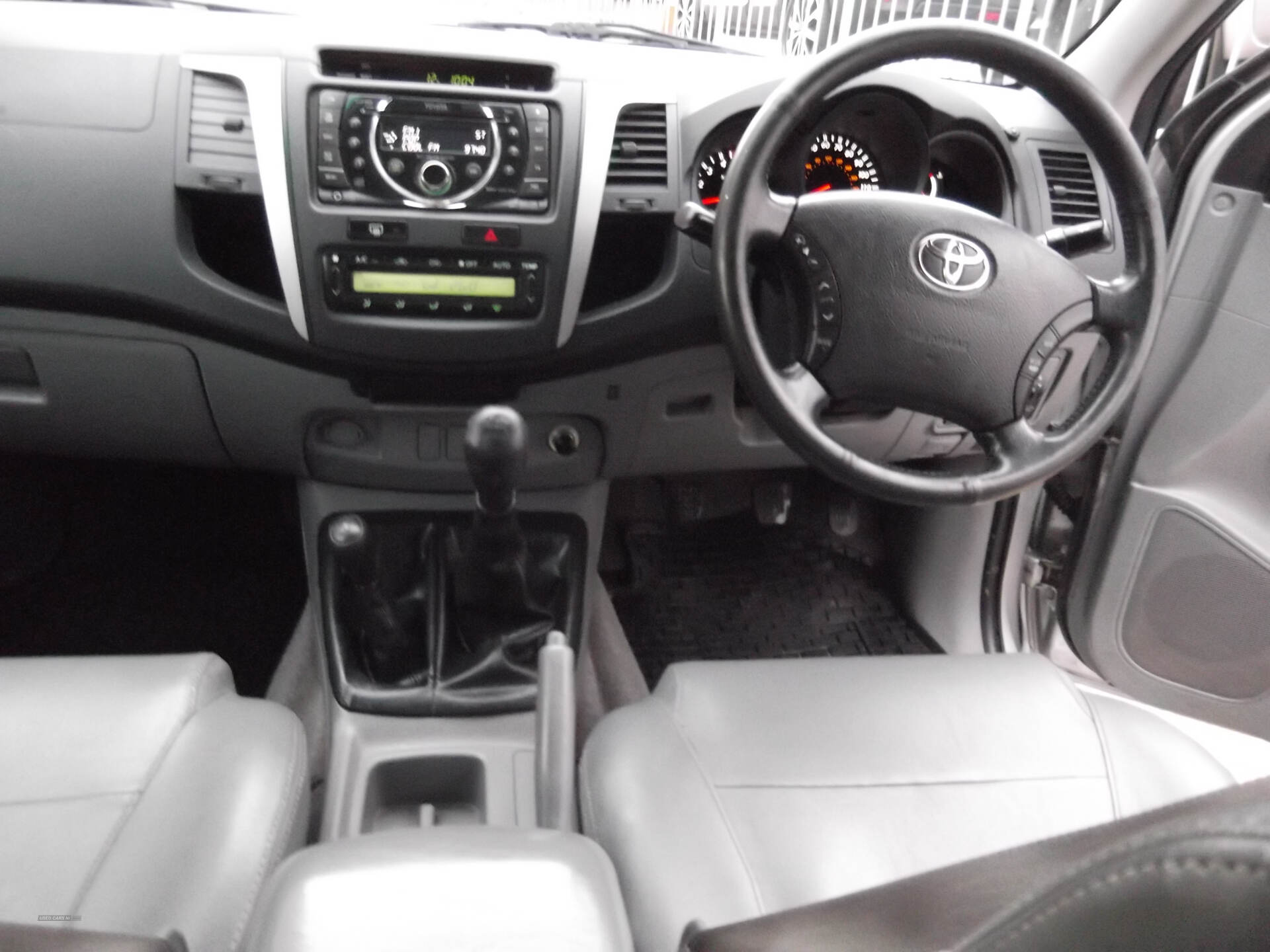 Jun 2011 Toyota Hilux Invincible 2010 D/Cab PickUp 3.0 D-4D 4WD 171