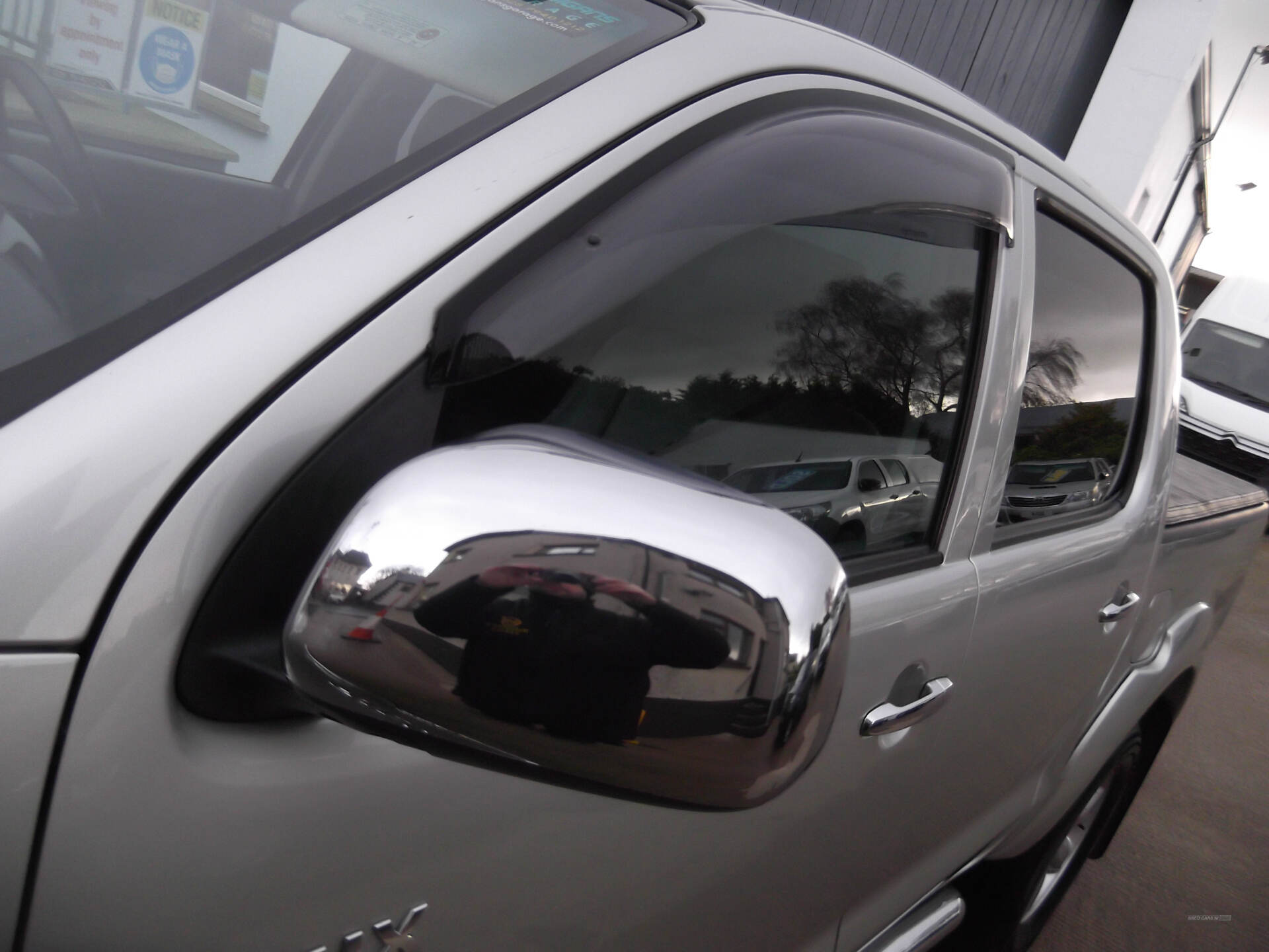 Jun 2011 Toyota Hilux Invincible 2010 D/Cab PickUp 3.0 D-4D 4WD 171