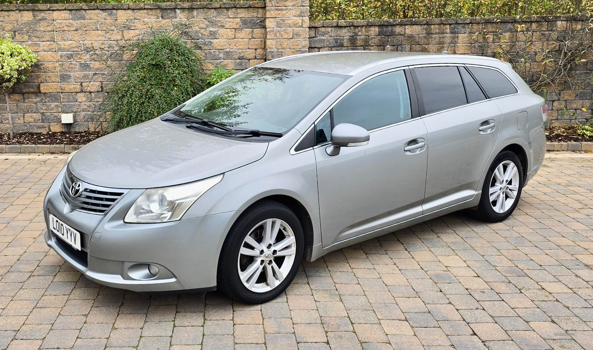 Toyota Avensis DIESEL TOURER in Armagh