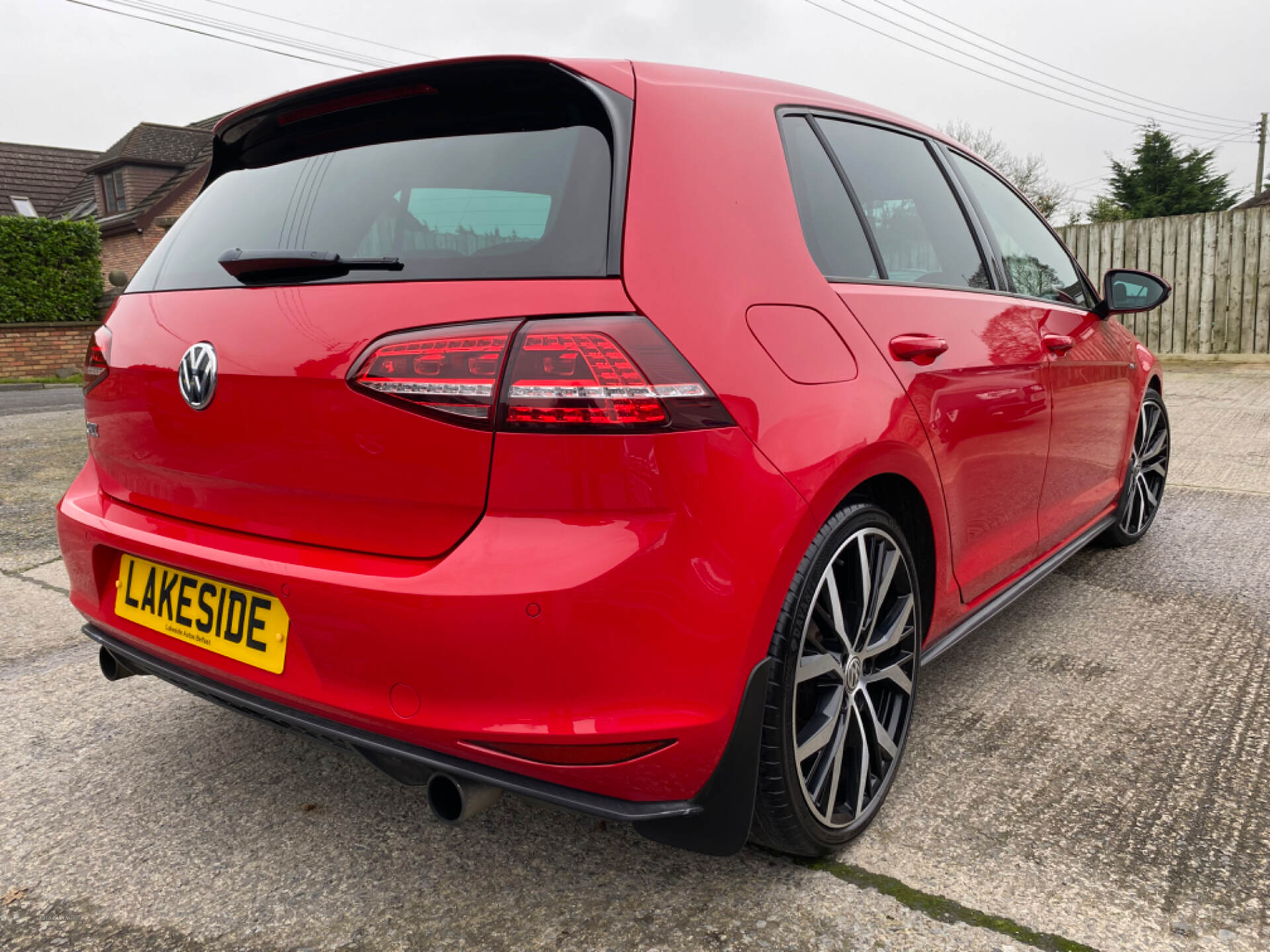 Volkswagen Golf HATCHBACK in Down