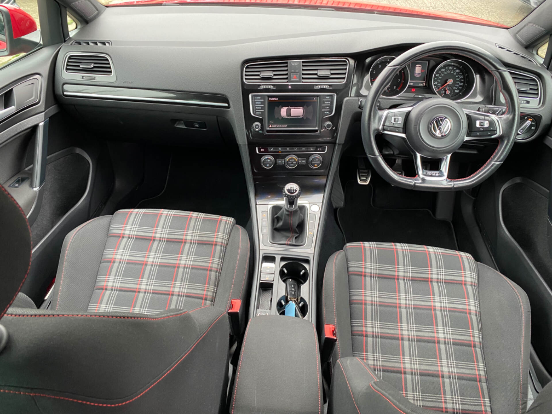 Volkswagen Golf HATCHBACK in Down