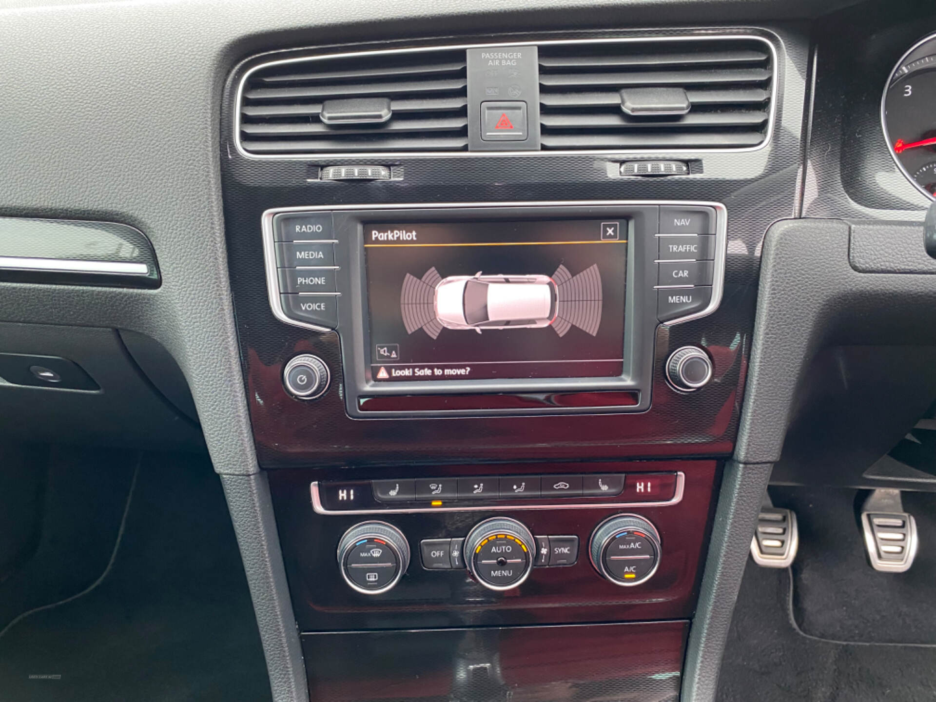 Volkswagen Golf HATCHBACK in Down