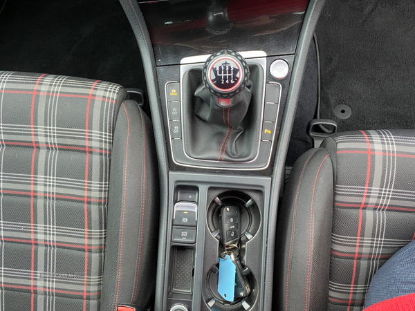 Volkswagen Golf HATCHBACK in Down