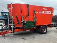 Abbey VF2100 Twin Auger Diet Feeder c/w Two side doors & Elevator in Down