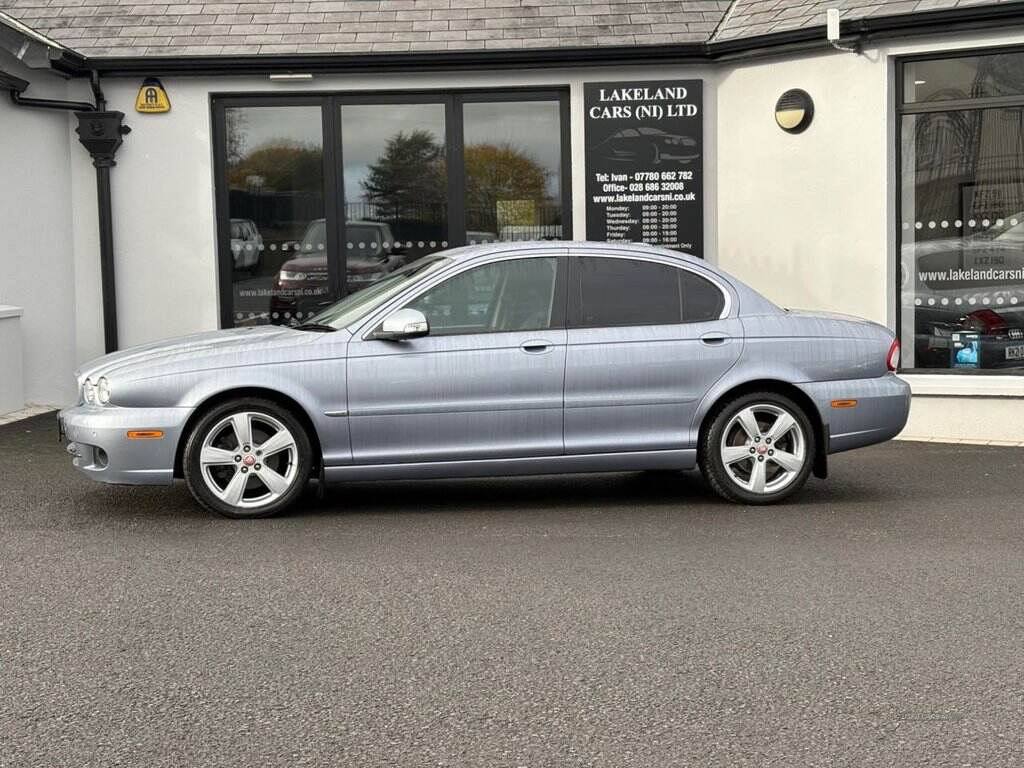 May 2009 Jaguar X-Type 2.2d SE 2009 4dr Auto DPF