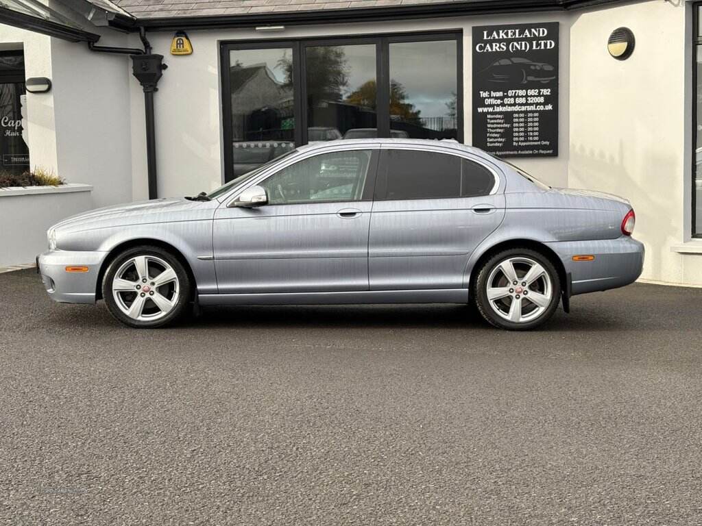 May 2009 Jaguar X-Type 2.2d SE 2009 4dr Auto DPF