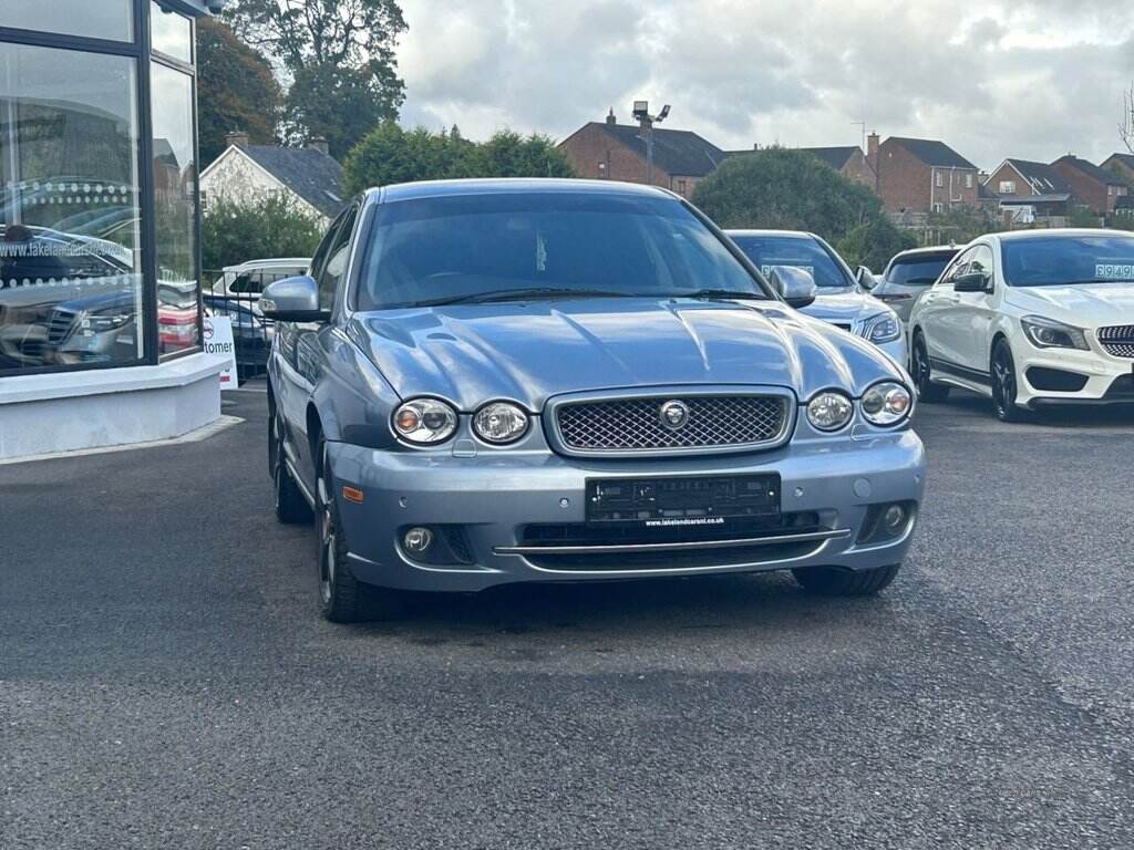 May 2009 Jaguar X-Type 2.2d SE 2009 4dr Auto DPF
