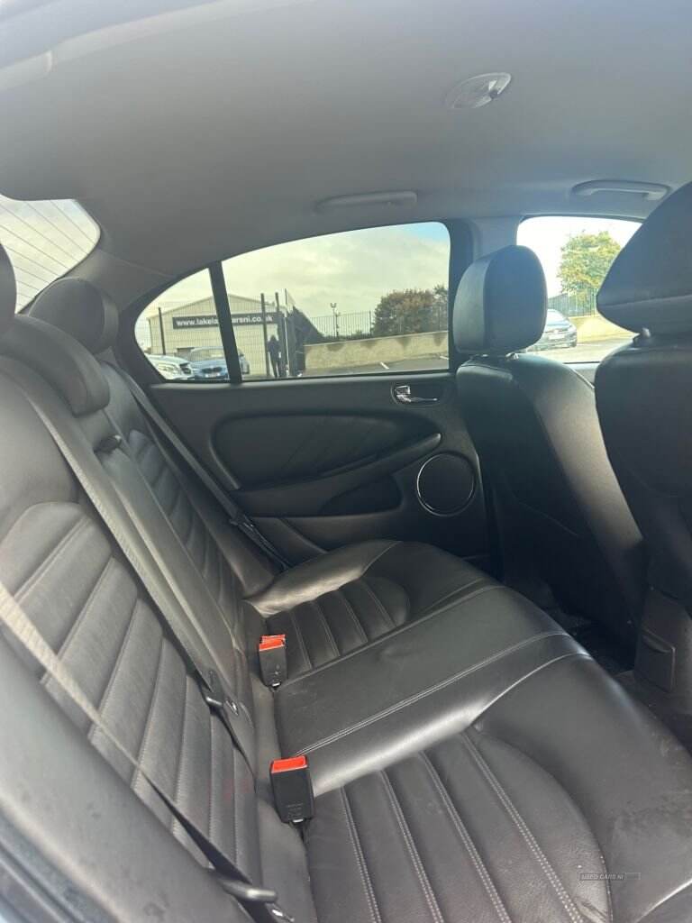 May 2009 Jaguar X-Type 2.2d SE 2009 4dr Auto DPF