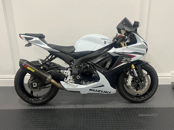 Suzuki GSX-R Series Gsxr 750 L4 in Down