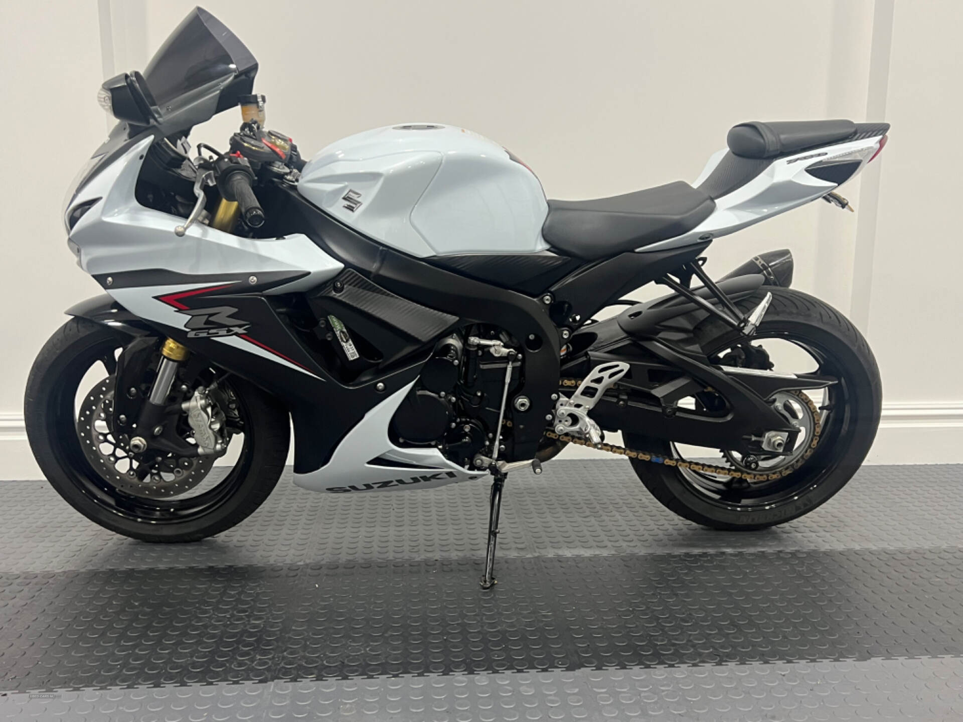 Suzuki GSX-R Series Gsxr 750 L4 in Down