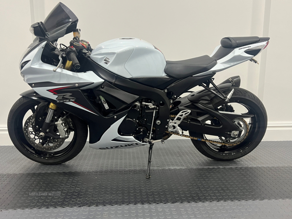 Suzuki GSX-R Series Gsxr 750 L4 in Down