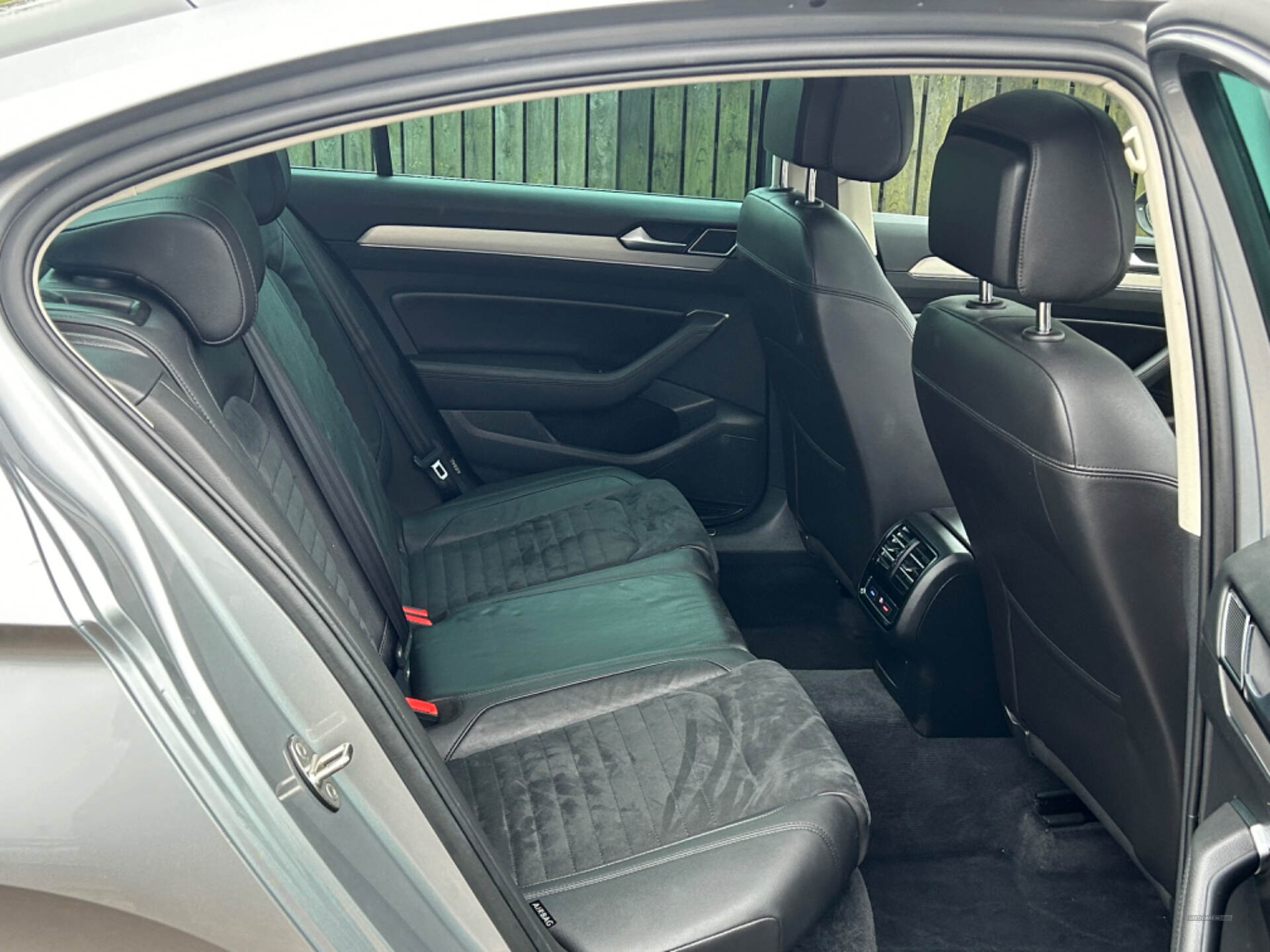 Mar 2018 Volkswagen Passat 2.0 TDI GT 4dr [Panoramic Roof]