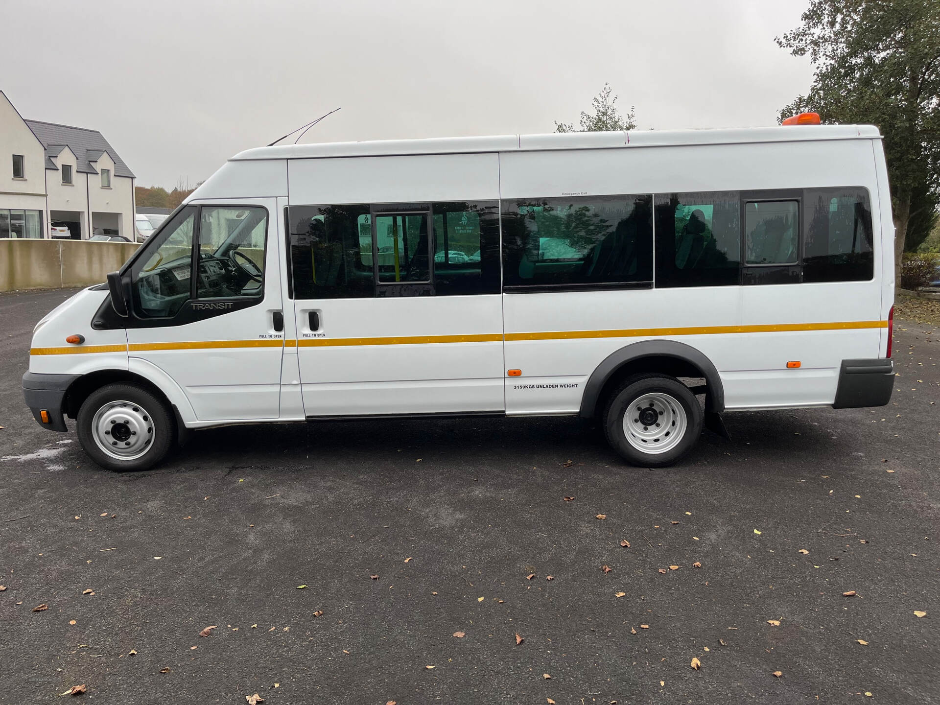 Feb 2014 Ford Transit Medium Roof 17 Seater TDCi 135ps