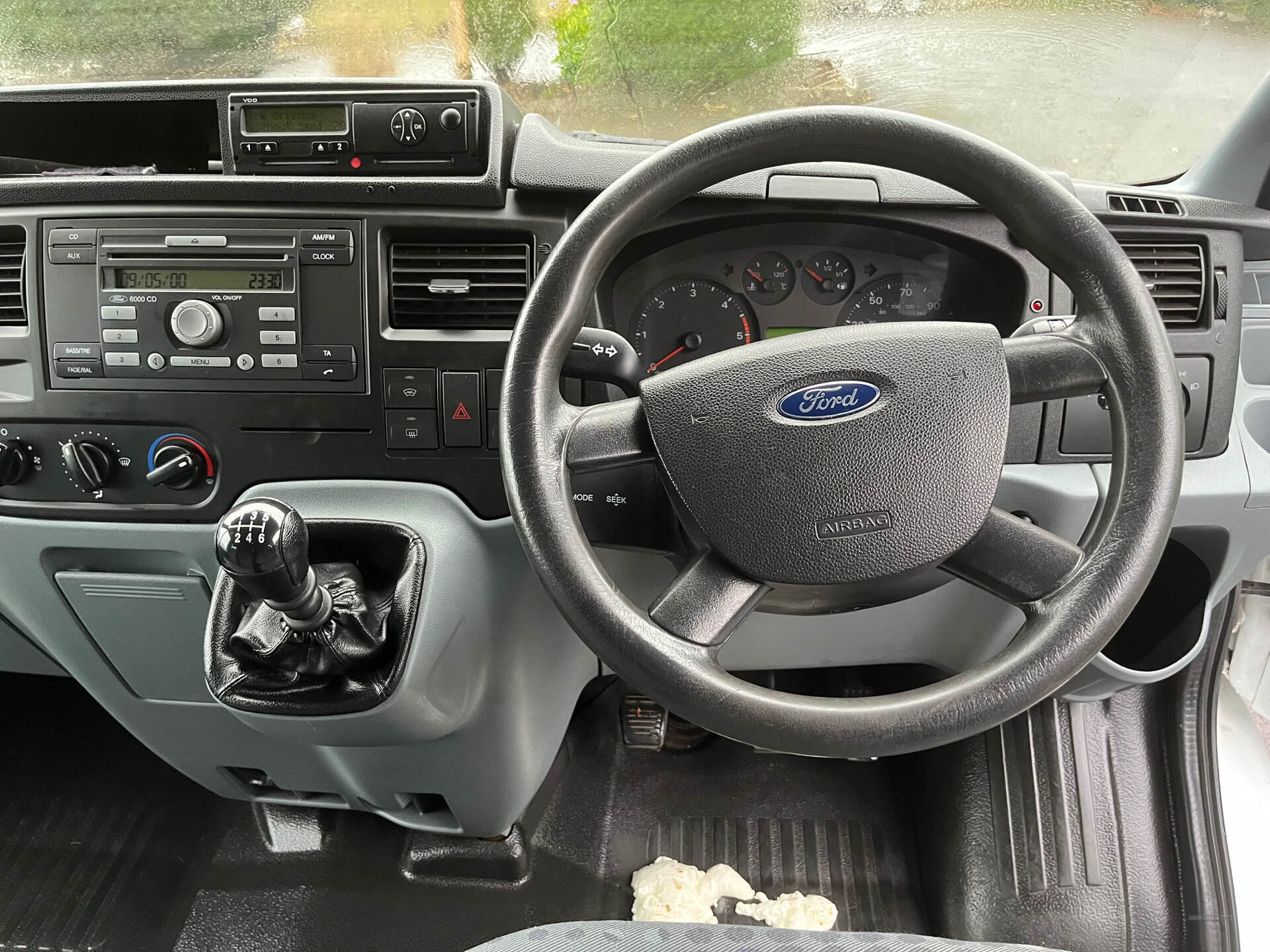 Feb 2014 Ford Transit Medium Roof 17 Seater TDCi 135ps