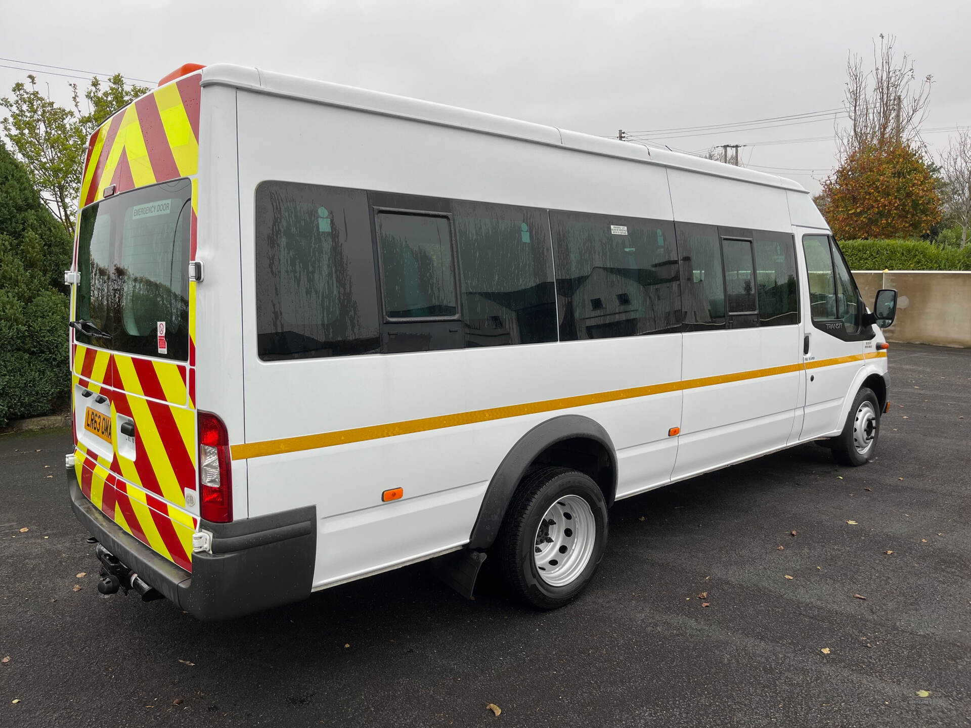 Feb 2014 Ford Transit Medium Roof 17 Seater TDCi 135ps