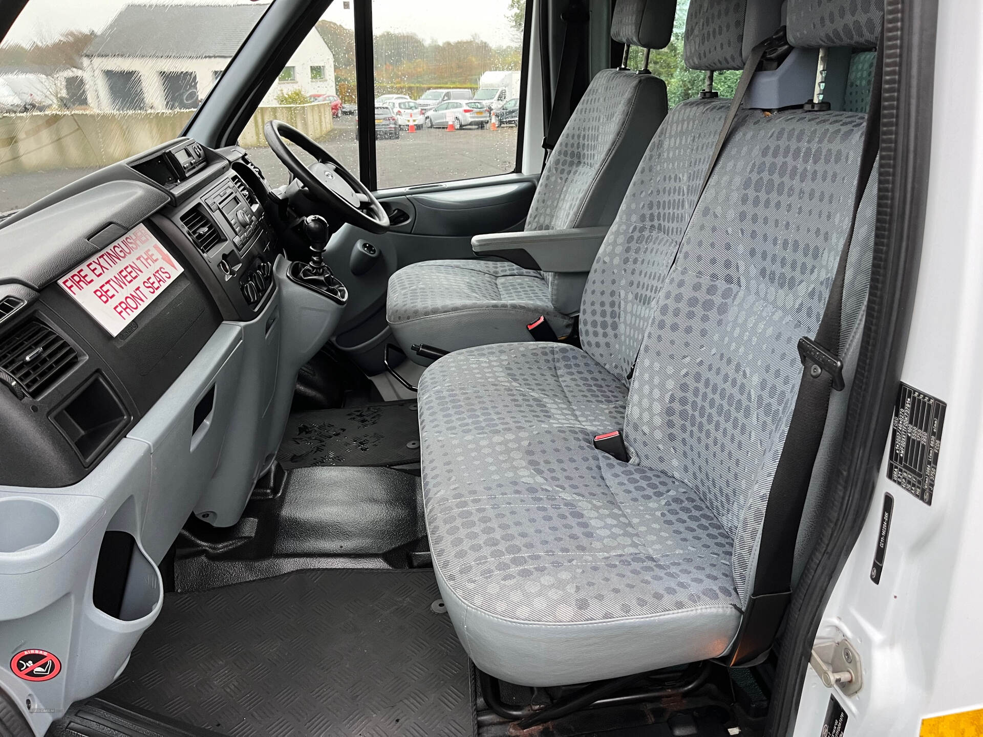 Feb 2014 Ford Transit Medium Roof 17 Seater TDCi 135ps