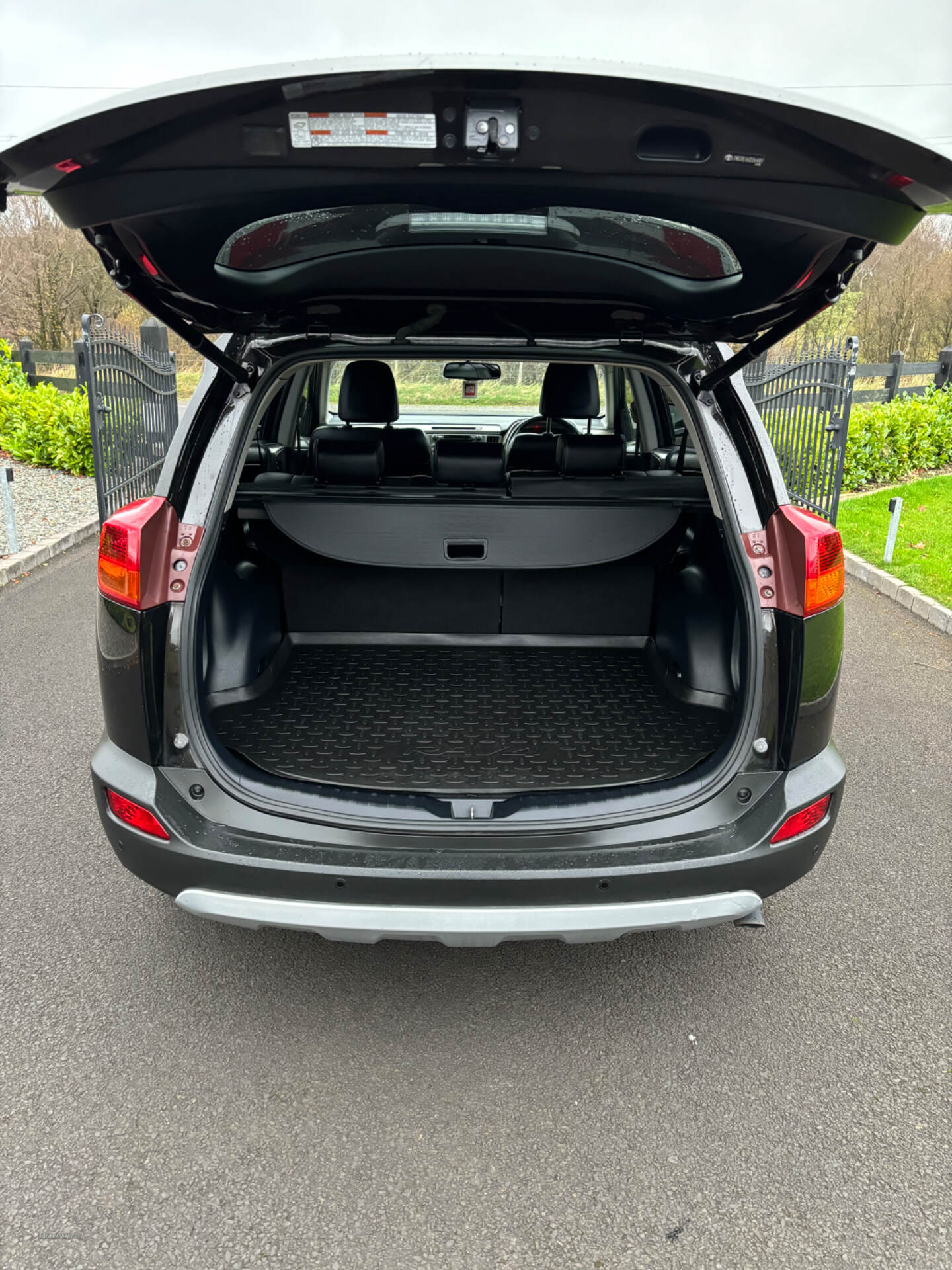 Toyota RAV4 DIESEL ESTATE in Tyrone