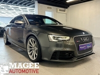 Audi RS5 FSI V8 in Down