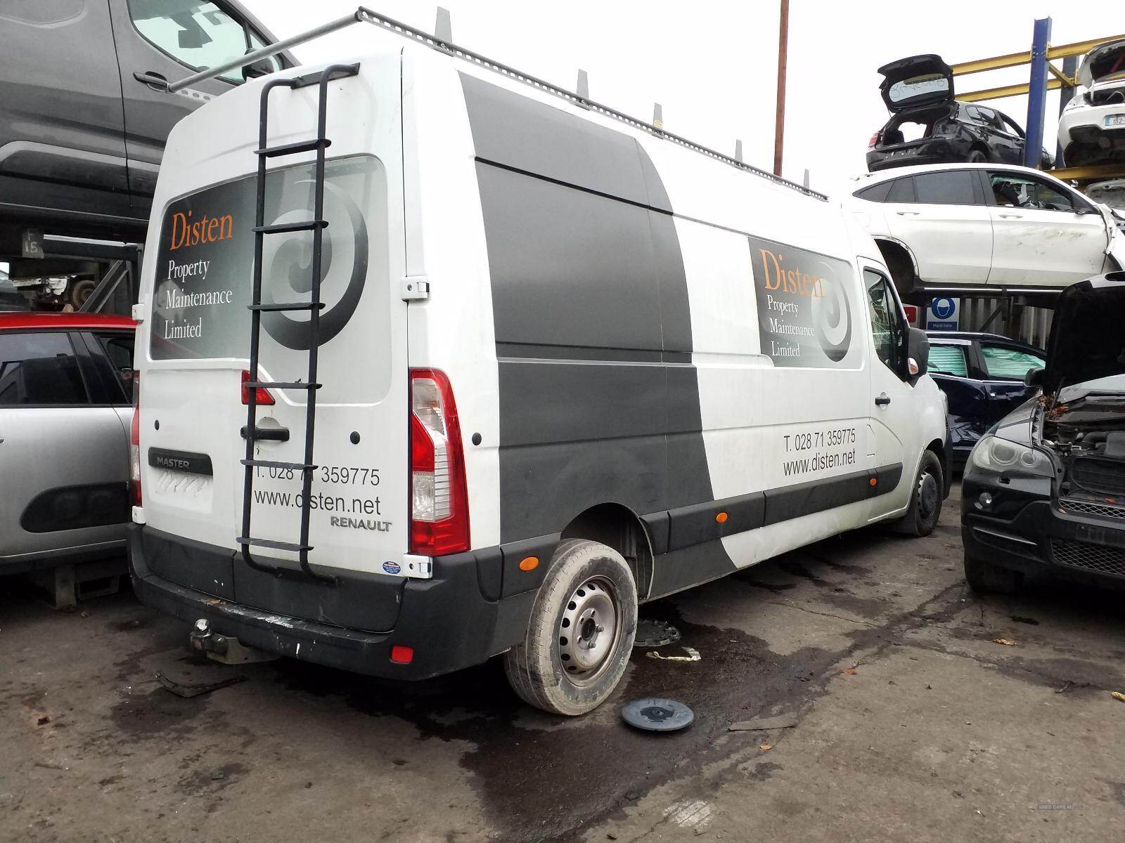 May 2022 Renault Master LM35dCi 135 Business Medium Roof Van