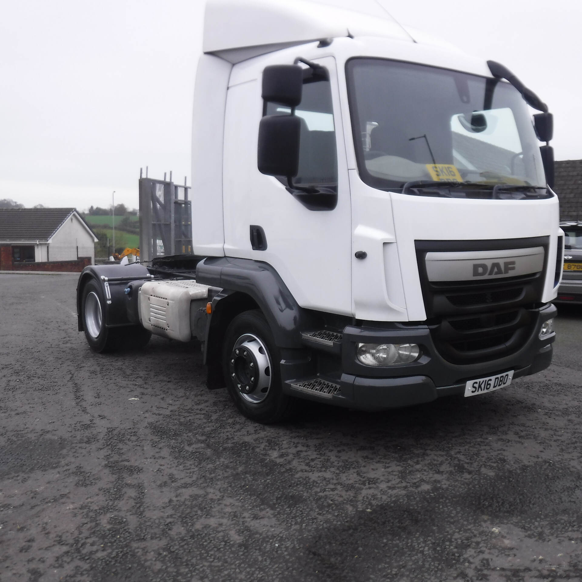 Daf LF55-220 Urban Tractor Unit with air suspension in Down