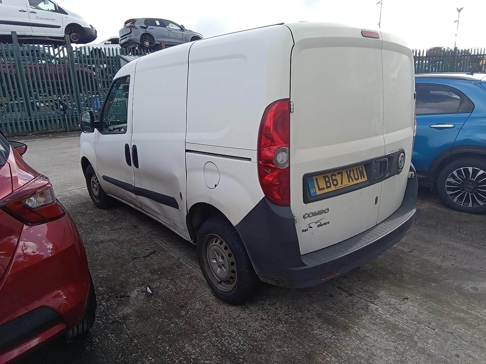 Dec 2017 Vauxhall Combo 2000 1.3 CDTI 16V 95ps H1 Van Euro 6