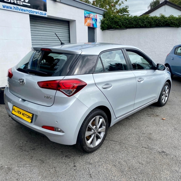 Hyundai i20 HATCHBACK in Down