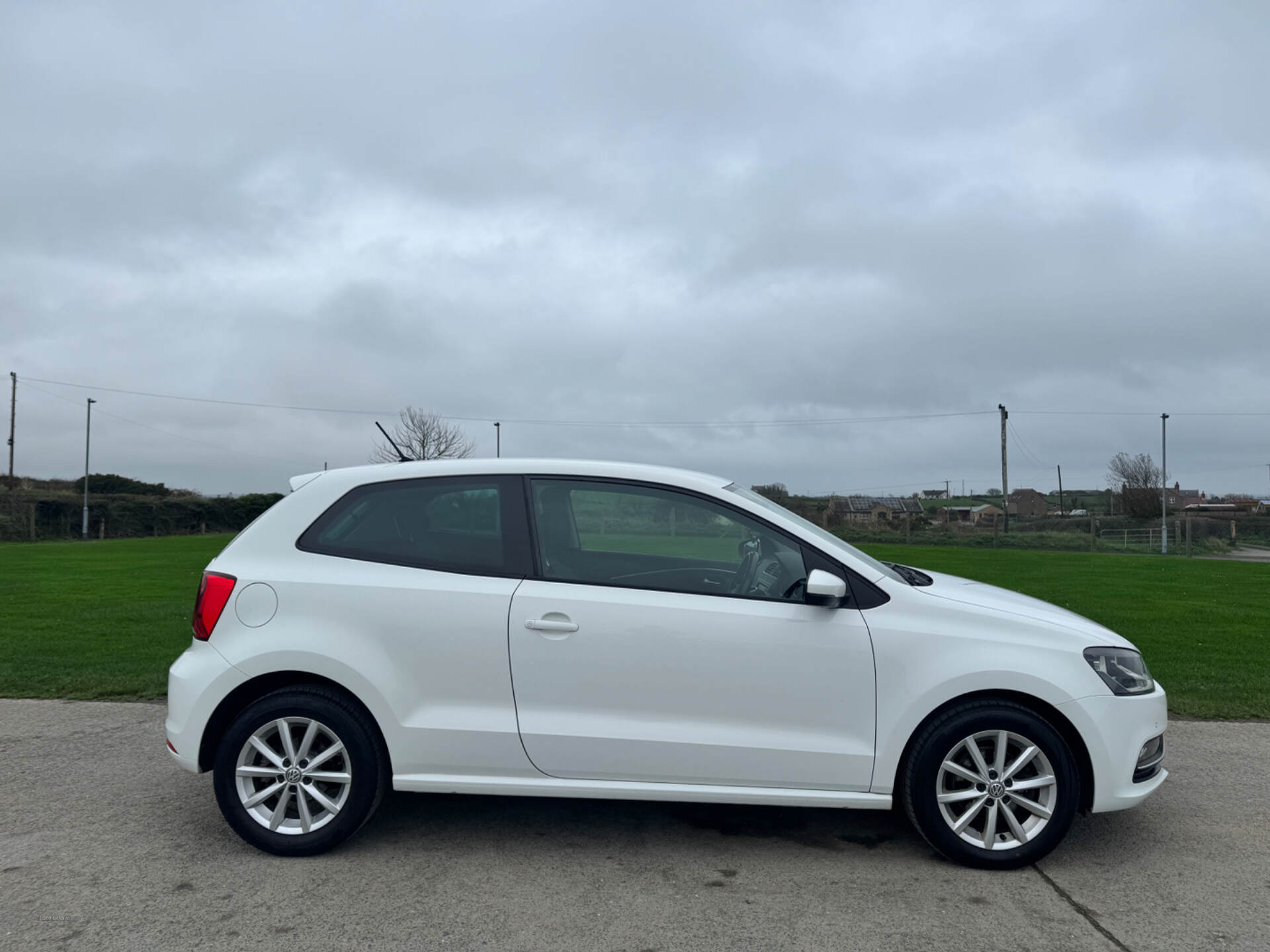 Volkswagen Polo HATCHBACK in Down