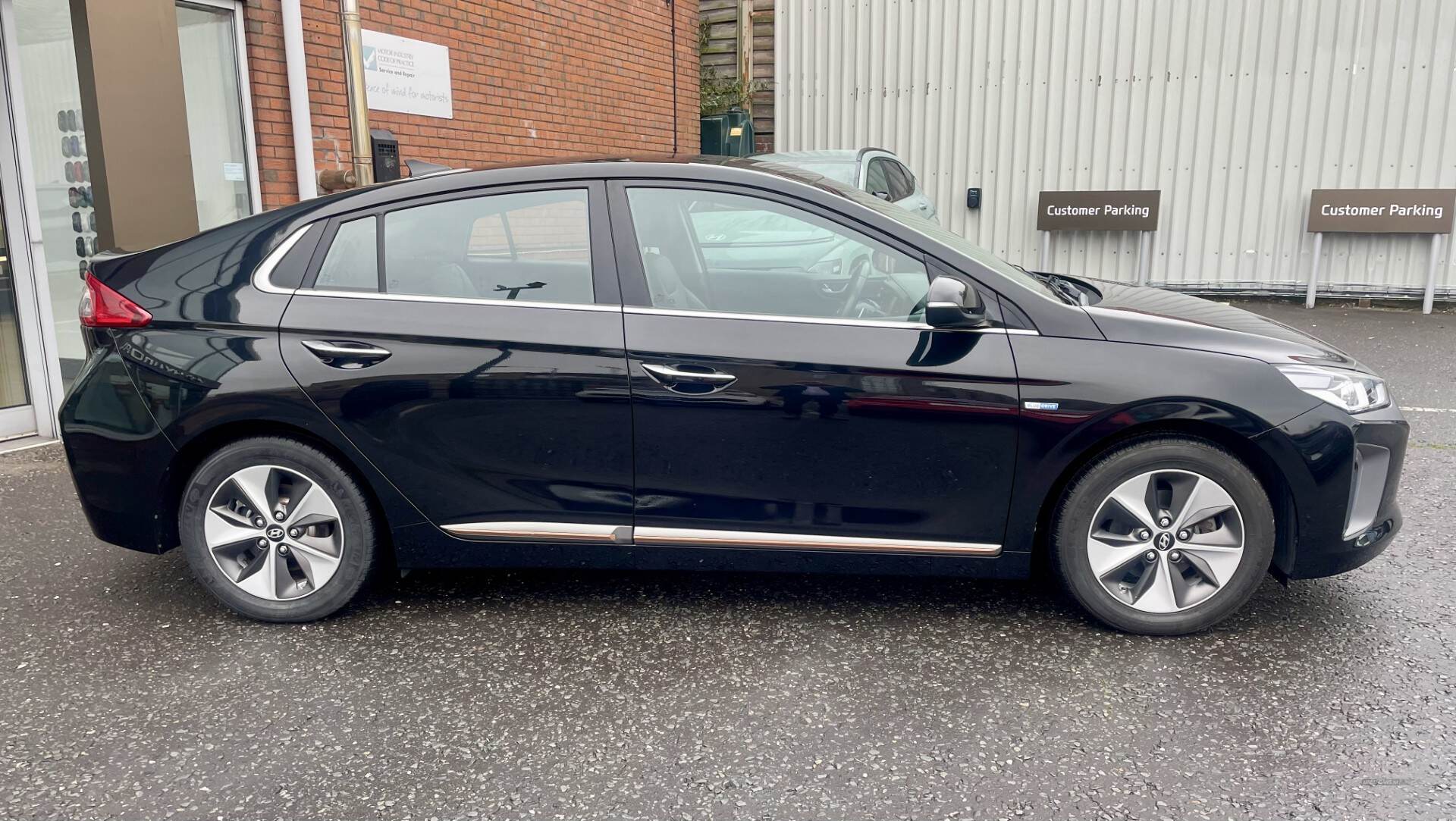 Hyundai Ioniq ELECTRIC HATCHBACK in Down
