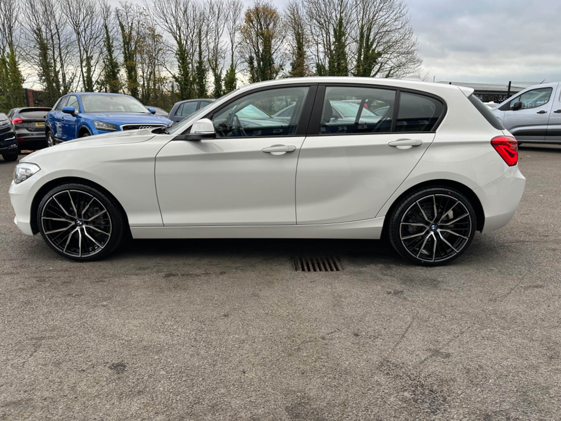 Nov 2018 BMW 1 Series 118i [1.5] Sport 5dr [Nav/Servotronic] Step Auto