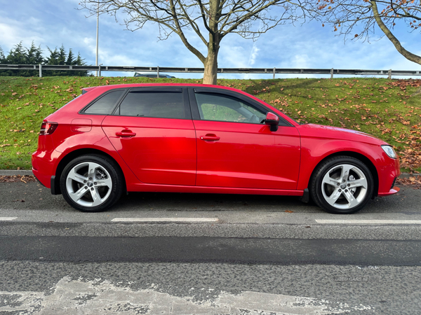 Audi A3 DIESEL SPORTBACK in Down