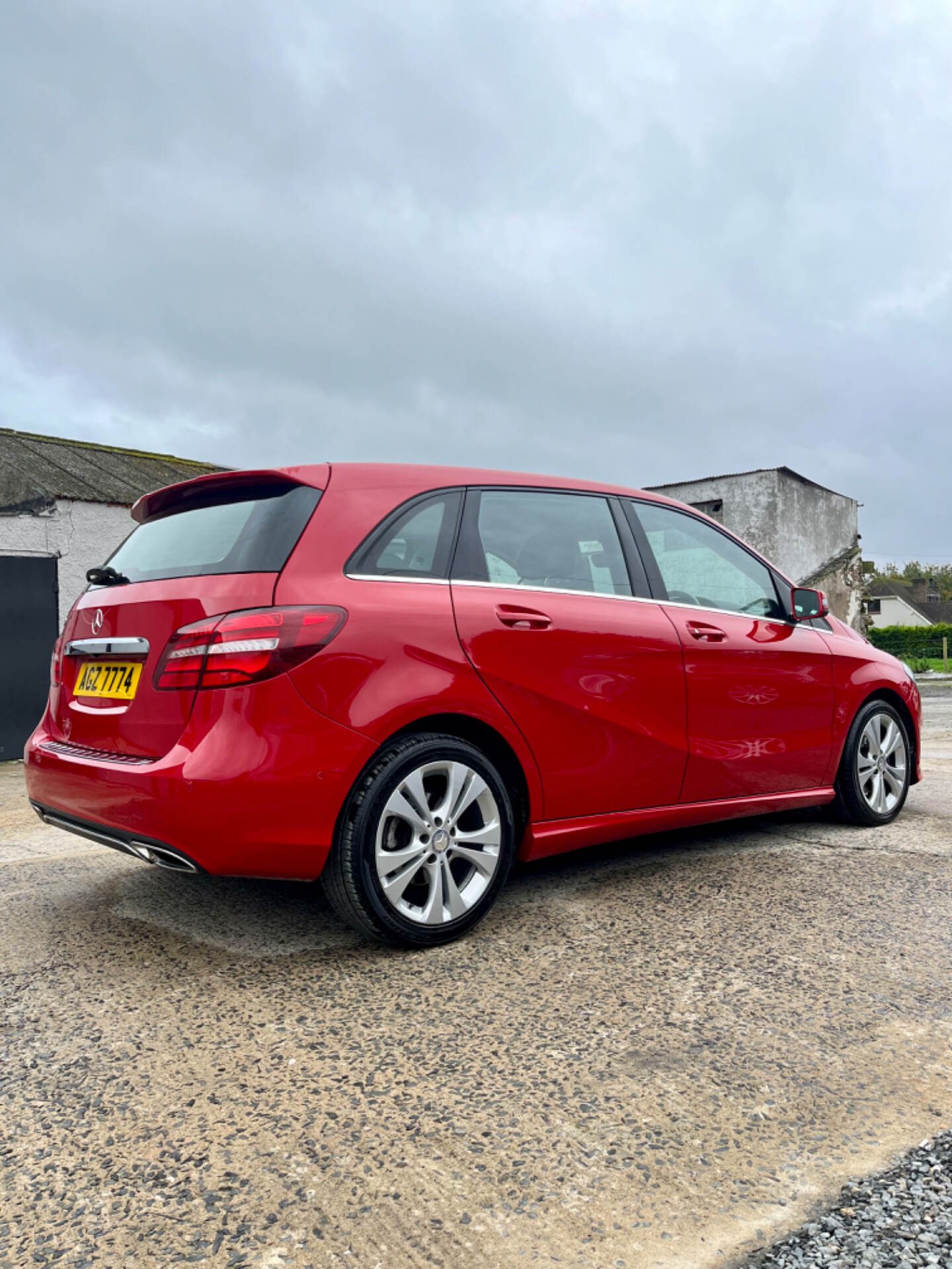 Mercedes B-Class HATCHBACK in Down